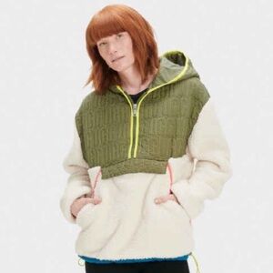 UGG Iggy Sherpa Half Zip Pullover size large